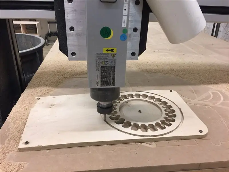 Use un CNC para cortar el cuerpo de su reloj