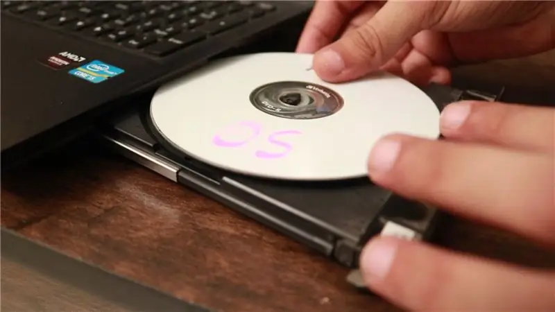 Insérer un disque SSD