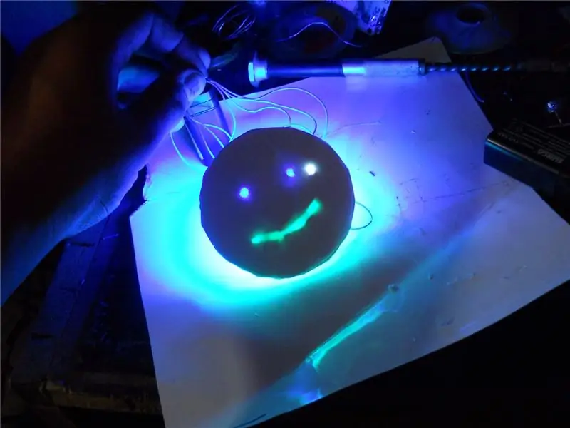 Tempy -Cute Temperature Controlled Smiley