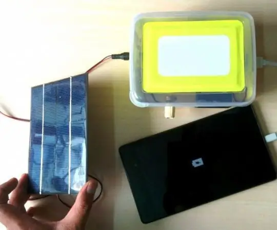 Încărcător solar DIY care poate încărca telefoanele mobile: 10 pași