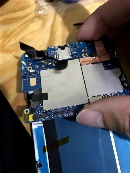 Įdėkite viršutinę ir apatinę PCB į naują ekraną su rėmeliu