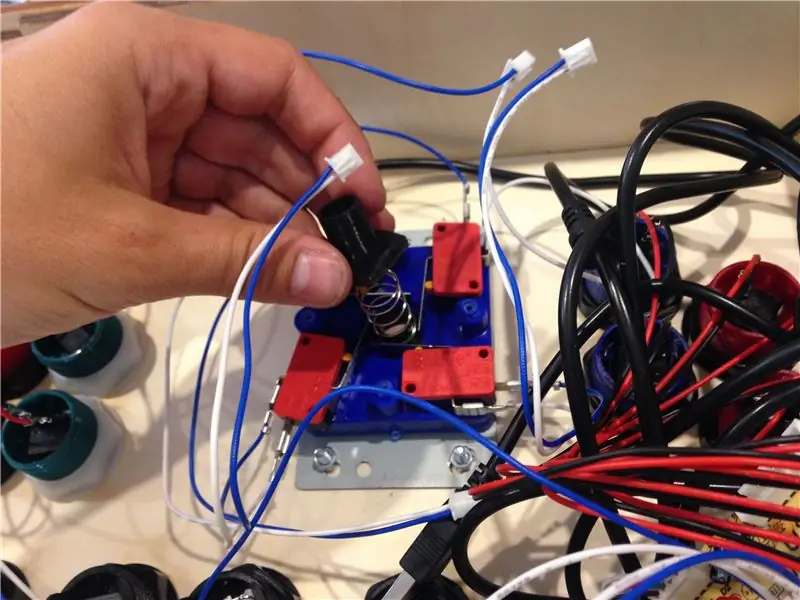 Riassemblare il joystick con il nuovo pezzo 3D