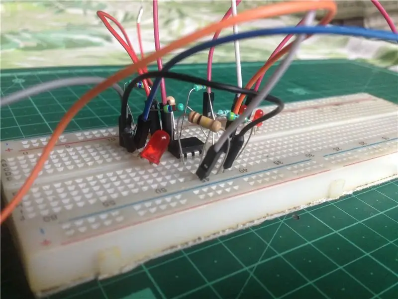 Ipunin ang Circuit sa isang Breadboard at Subukan Ito