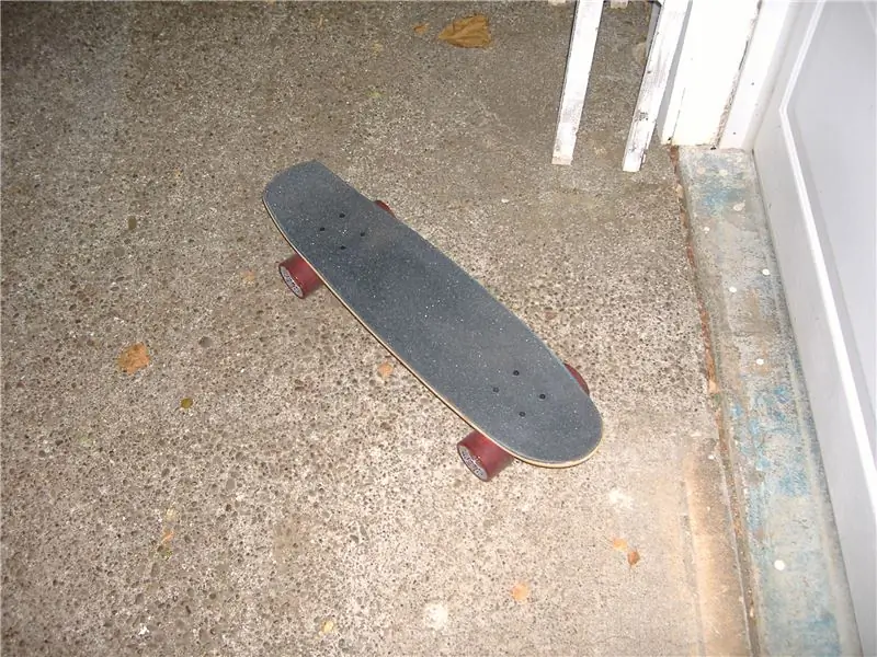 Kolečka LED na skateboardu: 6 kroků