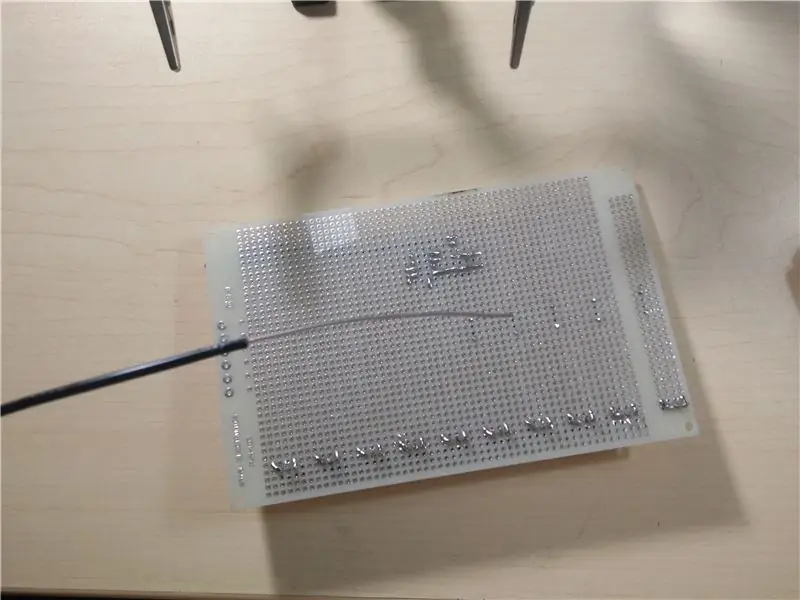 Ang paglalagay ng mga Diode at 5W Resistors