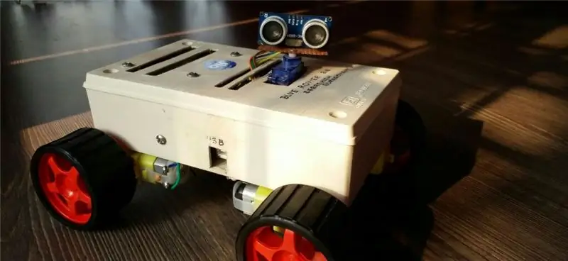 DIY Multi Feature Robot z Arduino