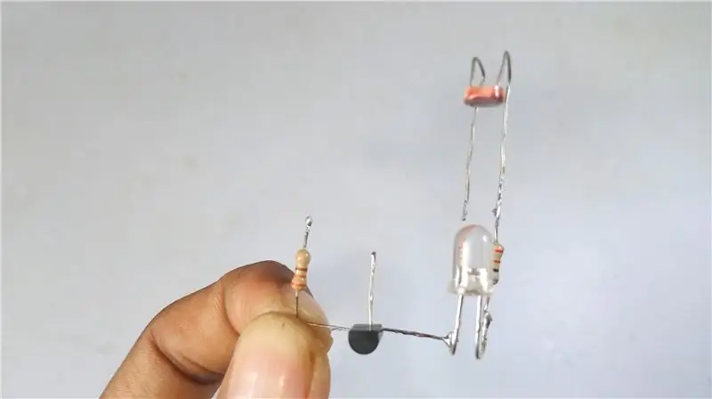 Agora conecte o resistor de 330 Ohm