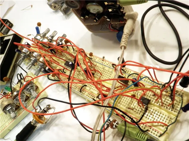 ონლაინ თამაში Breadboard Circuit