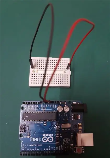 Breadboardni sozlash: 5V va GND ulanishlari