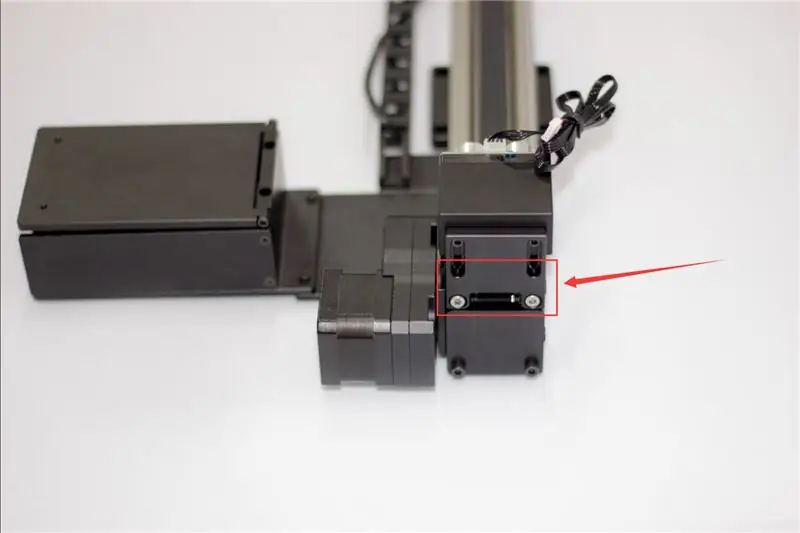 Instale el sensor ultrasónico: coloque el sensor ultrasónico en la posición correspondiente del control deslizante; Conecte el sensor ultrasónico al puerto D10-D11 de la placa de expansión