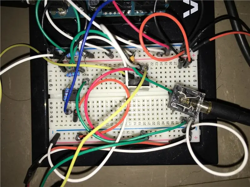 Ua ntej Circuit Court rau Aux Signal Input