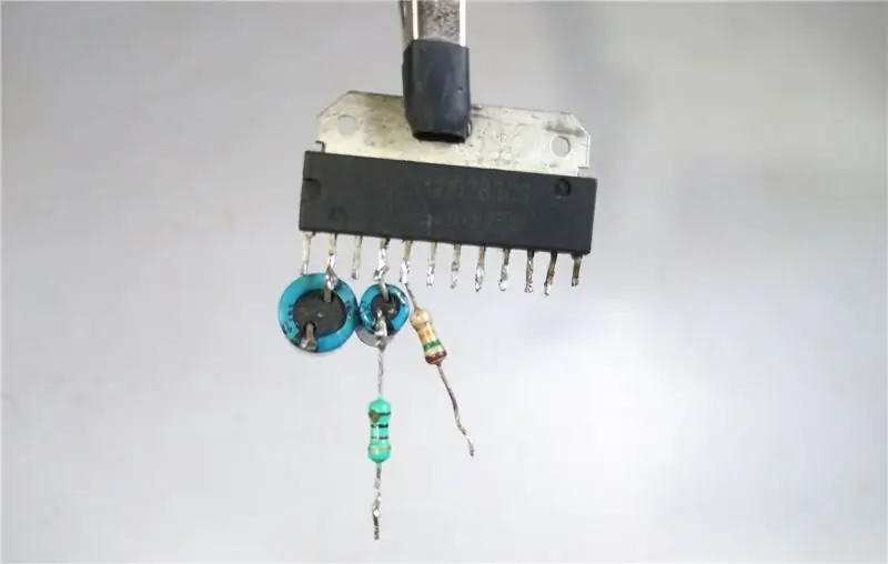 Ikonekta ang 15K Resistor