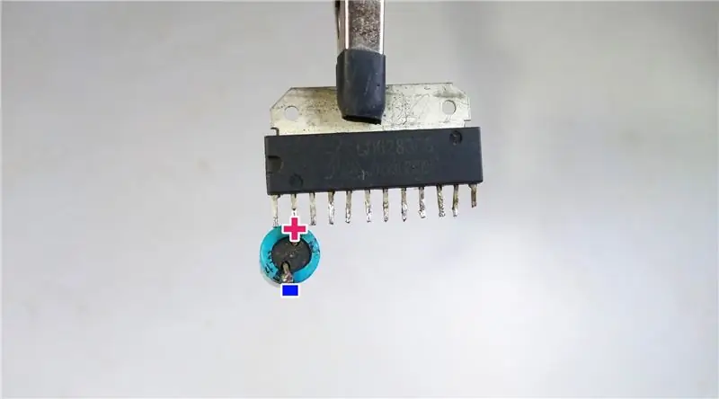 Solder 50V 4.7uf Capacitor