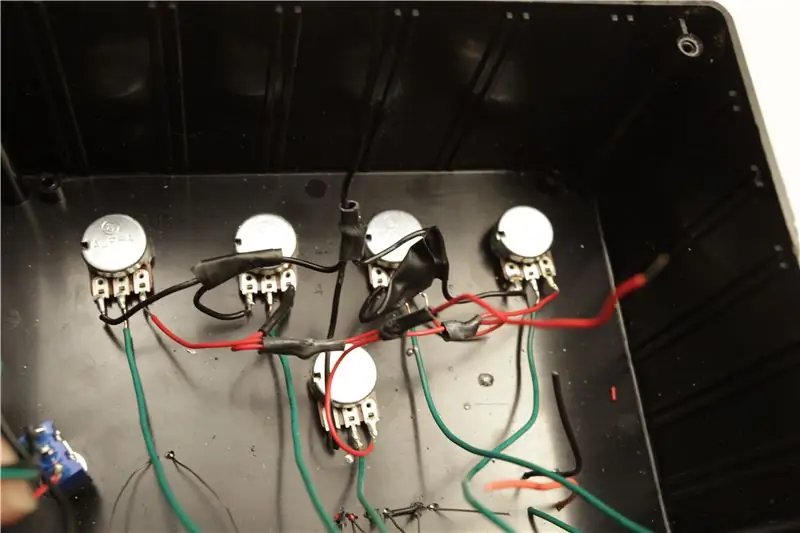 ต่อ Potentiometers เข้ากับ Protoboard