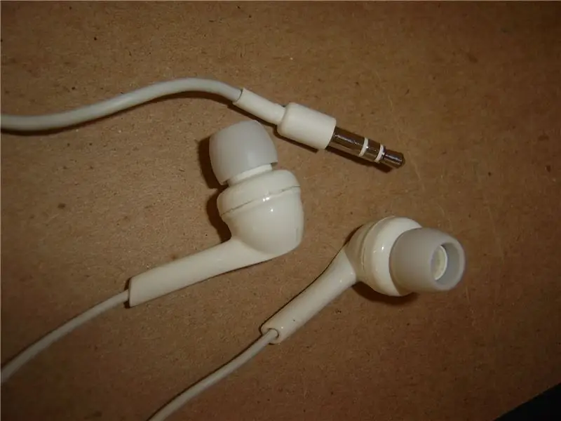 Vyměňte kabel IPod za sluchátka s náhradními díly