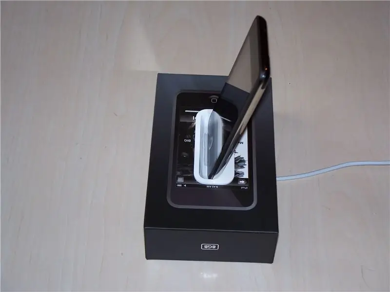 Τοποθετήστε το IPod στο Dock