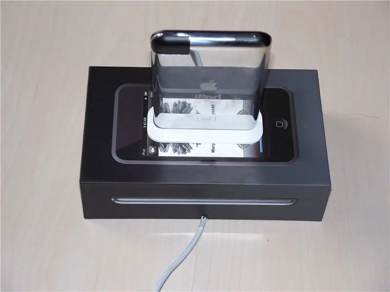 IPod را در Dock قرار دهید