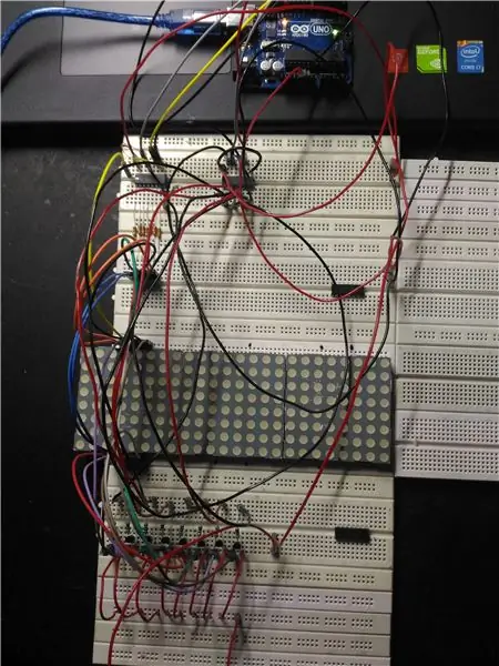 Het circuit bouwen op Breadboard