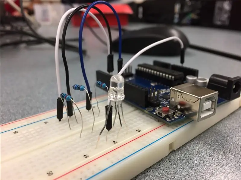 Arduino UNO को तार देना