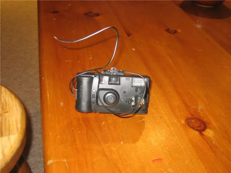 Sicurezza e taser da una fotocamera usa e getta: 3 passaggi