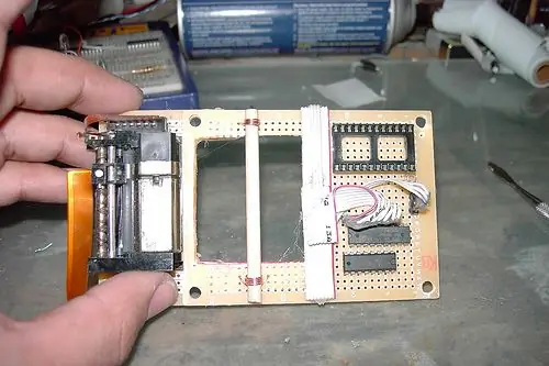 Colar em algumas peças, Darlington Shift Register