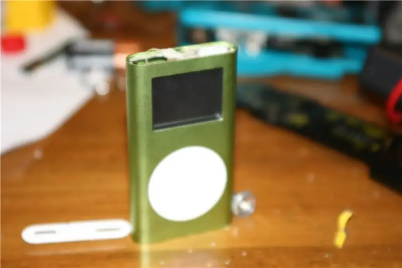 فتح جهاز iPod