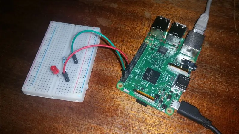 وميض Raspberry Pi LED