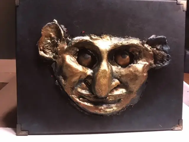 Animatronic masker met bewegende oë