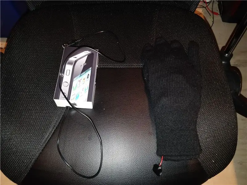 Wizard Glove: перчатка с контроллером Arduino