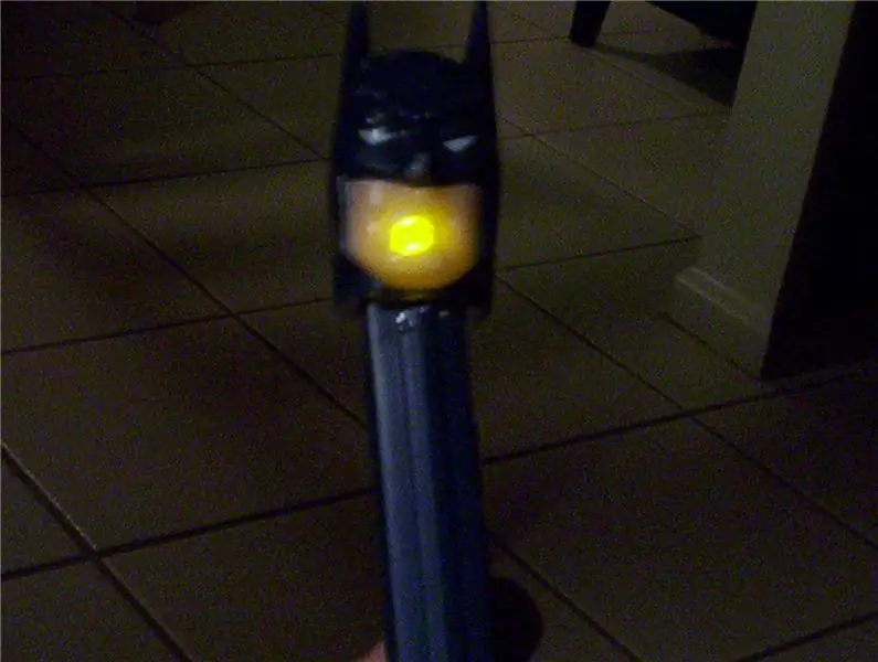 Mash Up and LED Contest: A Pez Dispenser Flashlight