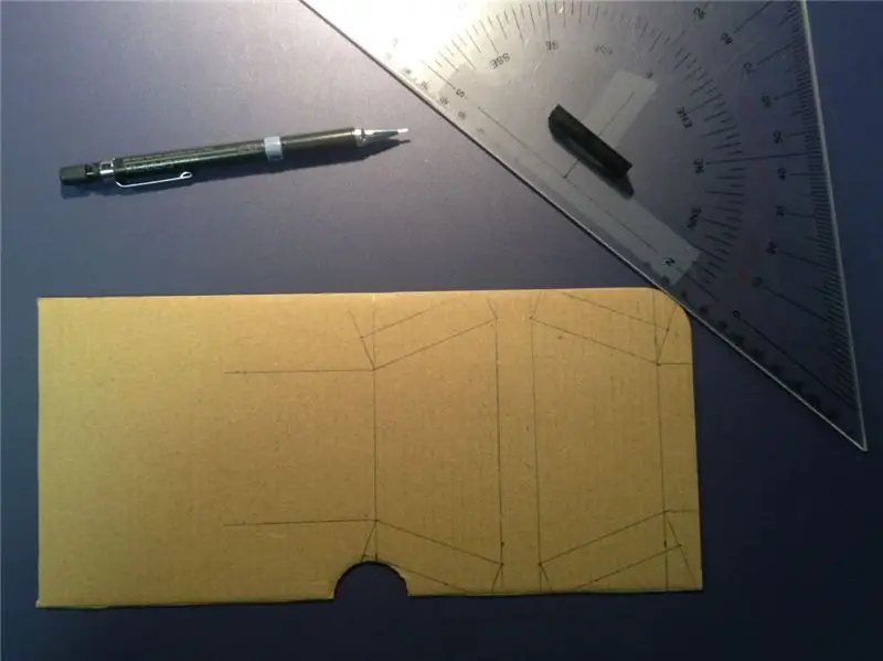 Construint els suports frontal i posterior del marc