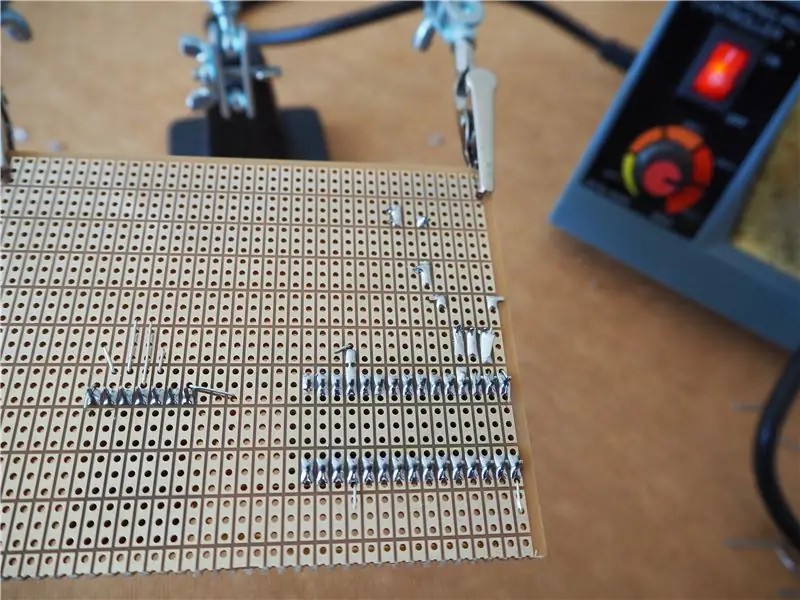 ประสานปุ่ม Volume Control และ Low-pass Filter เข้ากับ Stripboard