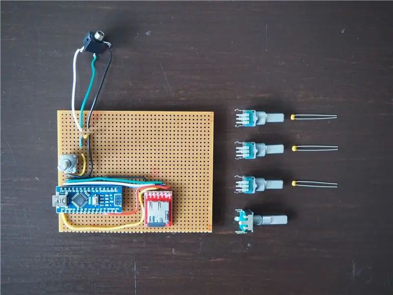 Verbinden und löten Sie die Potentiometer an das Stripboard