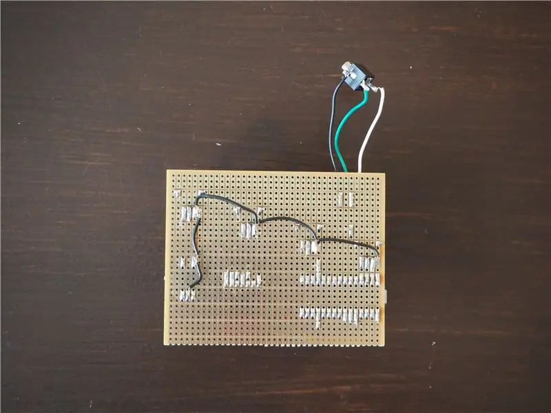 חוטי חיבור והלחמה חיבור המקודד הרוטרי ל- Arduino