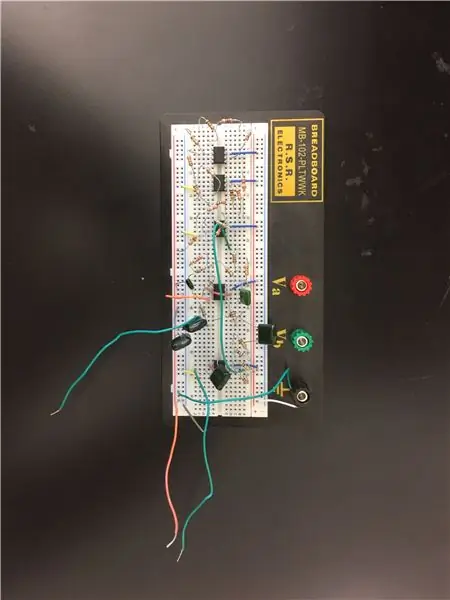 Construya el circuito físico en una placa de pruebas