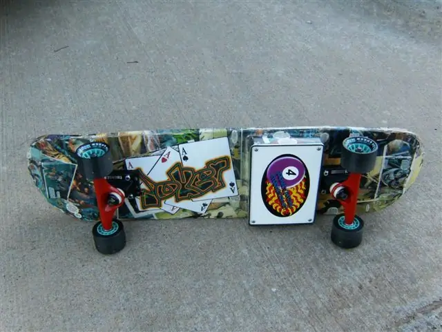 Skateboard con microcontrollore PIC e LED: 8 passaggi (con immagini)