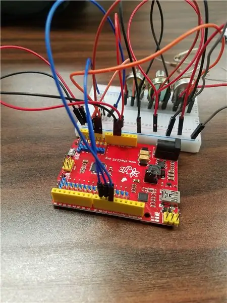 Utilisation de potentiomètres pour contrôler la LED RVB (avec un seul bogue)