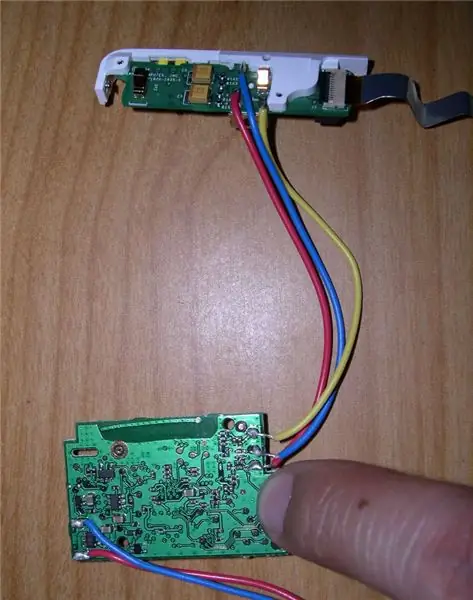 Podłącz adapter Bluetooth do iPoda