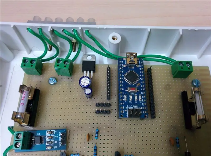 Ikonekta ang External 6 Pin Terminal