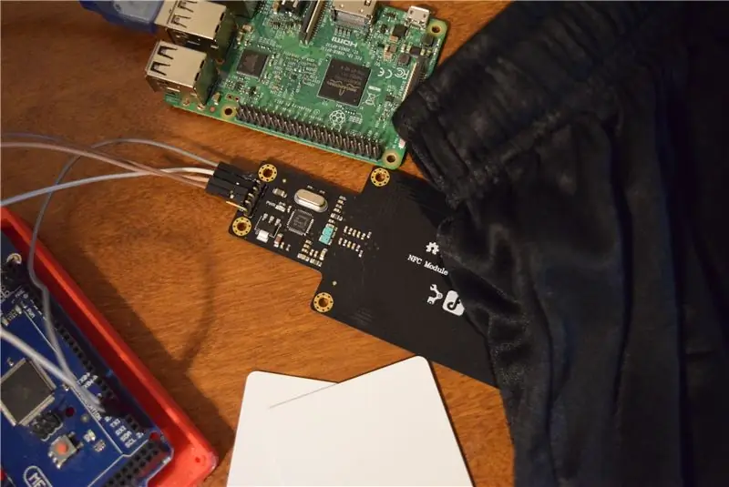 Raspberry Pi NFC Clothes Tracker