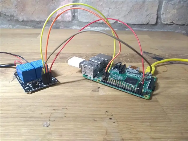 Txuas Raspberry Pi rau Relay