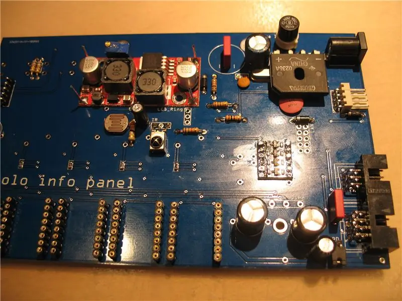 Muntatge d'electrònica: font d'alimentació de la placa base