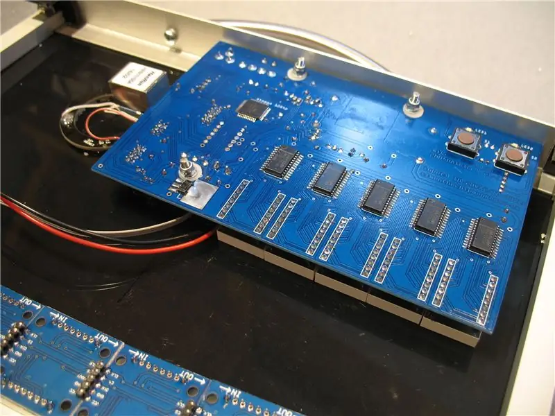 Conjunto da estrutura - encaixando o PCB