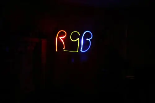 Ratolí Doodler lleuger RGB de tres botons: 11 passos (amb imatges)