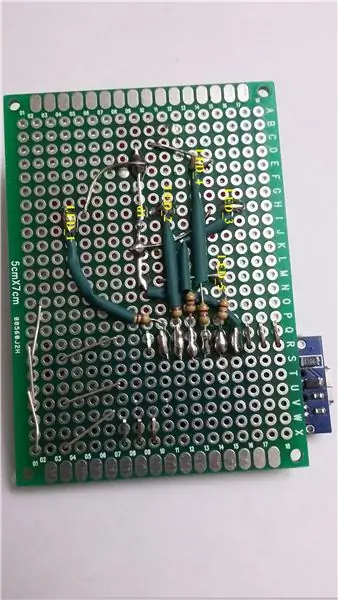 Connexió de les resistències de 470 Ohm