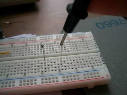 Derme çatma Breadboard Multimetre Probu: 4 Adım