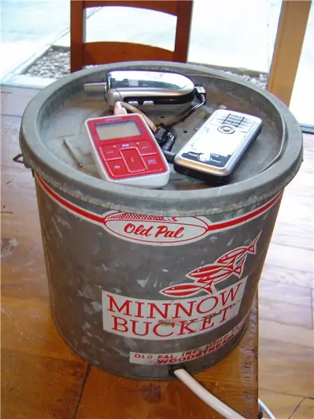 Estació de recàrrega Vintage Minnow Bucket: 9 passos