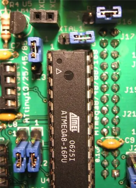 28-pin UC ISP Programming (ATmega8)