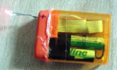 Jednostavan LED tester u TicTac kutiji: 4 koraka