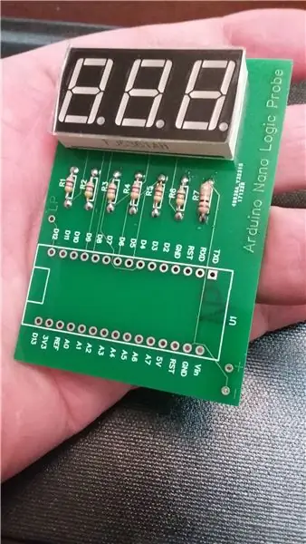 Insira os resistores de 470 Ohm e 10K